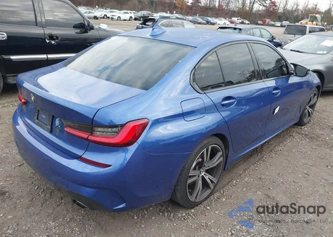 2021 BMW 330I xDrive z USA, uszkodzony, nr VIN 3MW5R7J02M8B73188